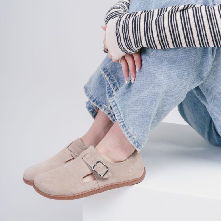 Beżowe Zamszowe Półbuty Typu Mary Jane – Komfortowe Baleriny z Klamrą „Natural Comfort”