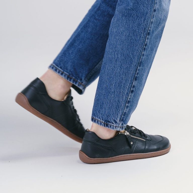 Skórzane Sneakery Barefoot "City Stealth" – Elegancja w Czerni i Naturalny Komfort