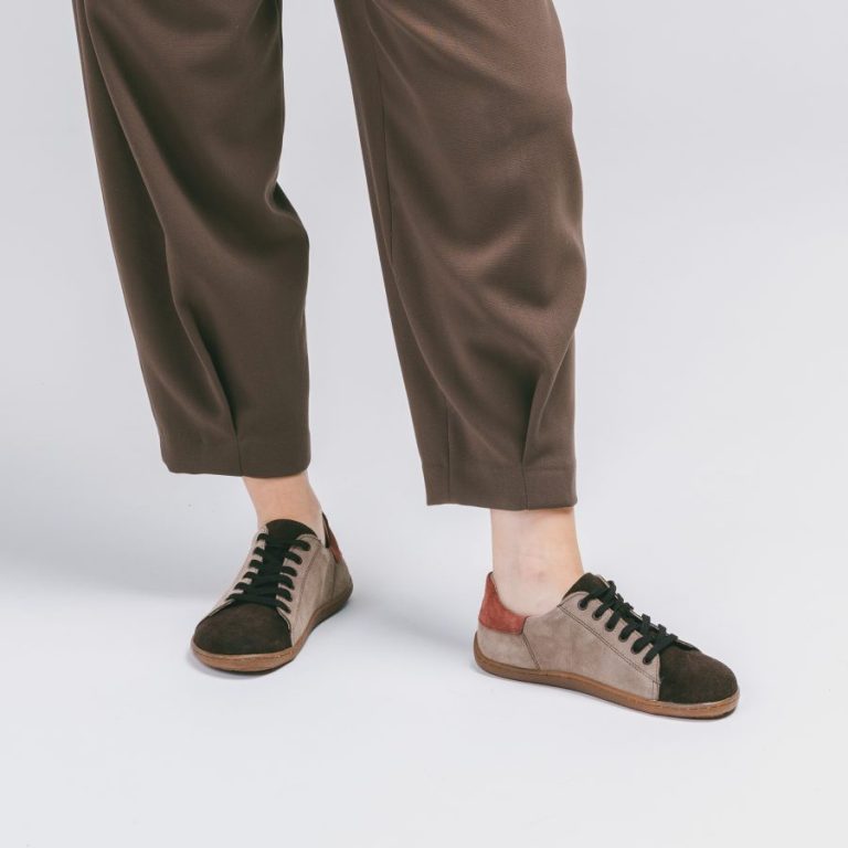 Trójkolorowe Półbuty Skórzane – Beż i Ciemny Brąz z Ceglastym Akcentem w Stylu Retro