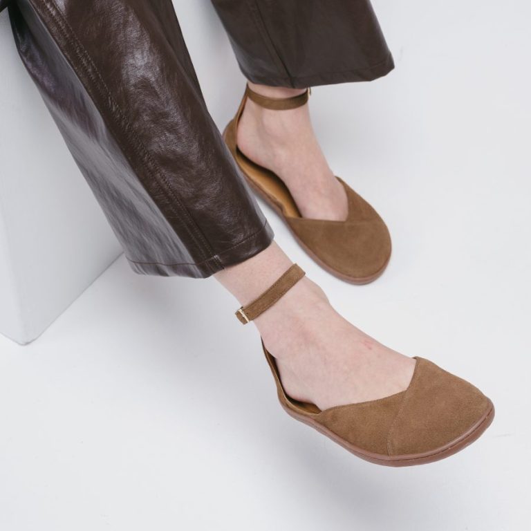 Zamszowe Baleriny z Paskiem wokół Kostki – Karmelowy Brąz