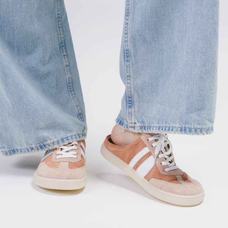 Zamszowe Klapki-Sneakery w Stylu Retro – Pastelowy Komfort bez Pięty