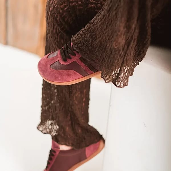 "Plum step" - Skórzane Sneakersy w Kolorze Śliwkowym - obrazek 3