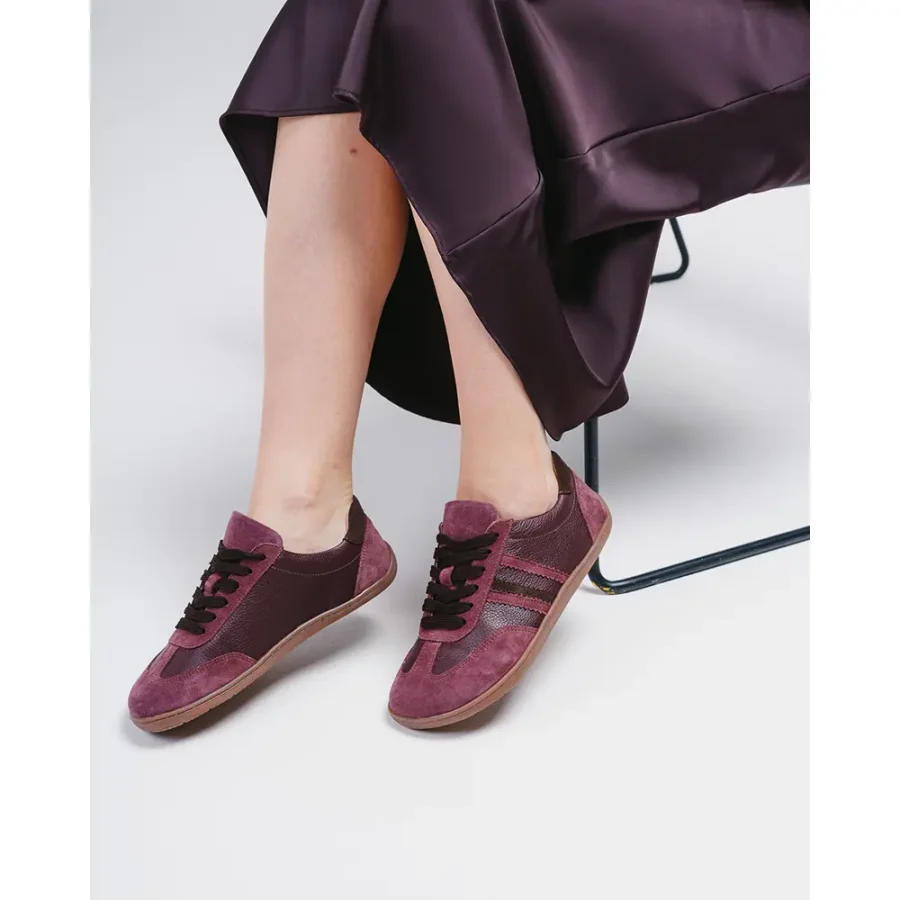 "Plum step" - Skórzane Sneakersy w Kolorze Śliwkowym - obrazek 2