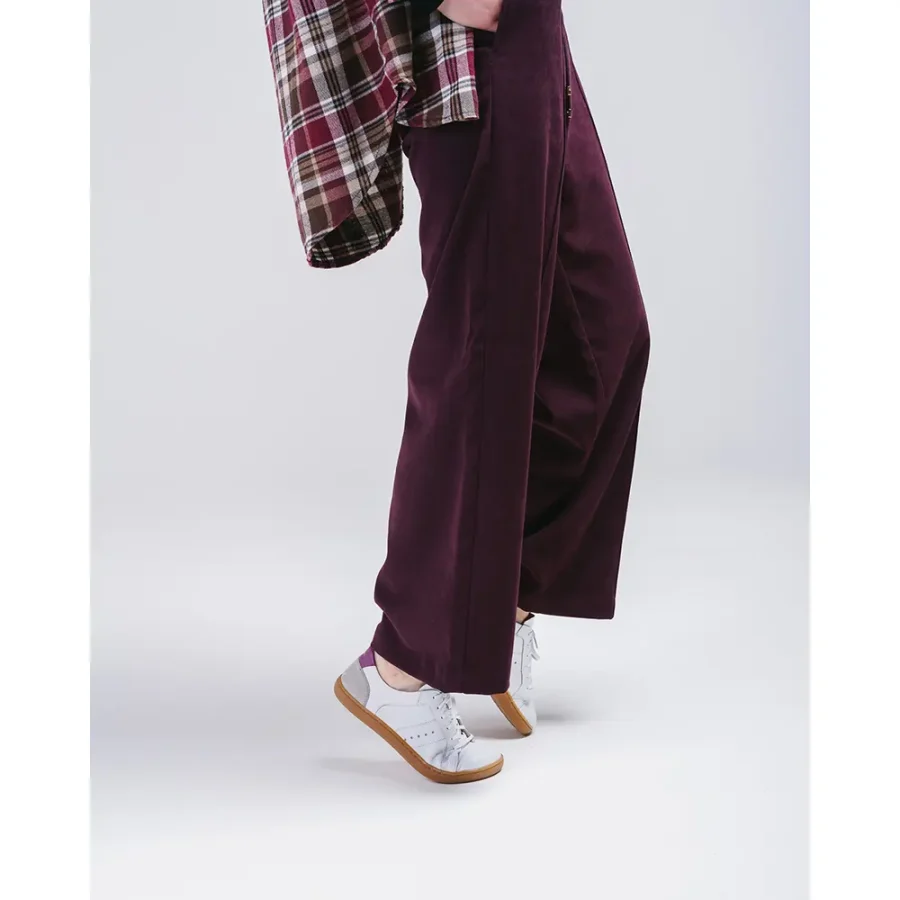 Białe Skórzane Sneakery z Gumową Podeszwą – Elegancja w Stylu Retro - obrazek 3